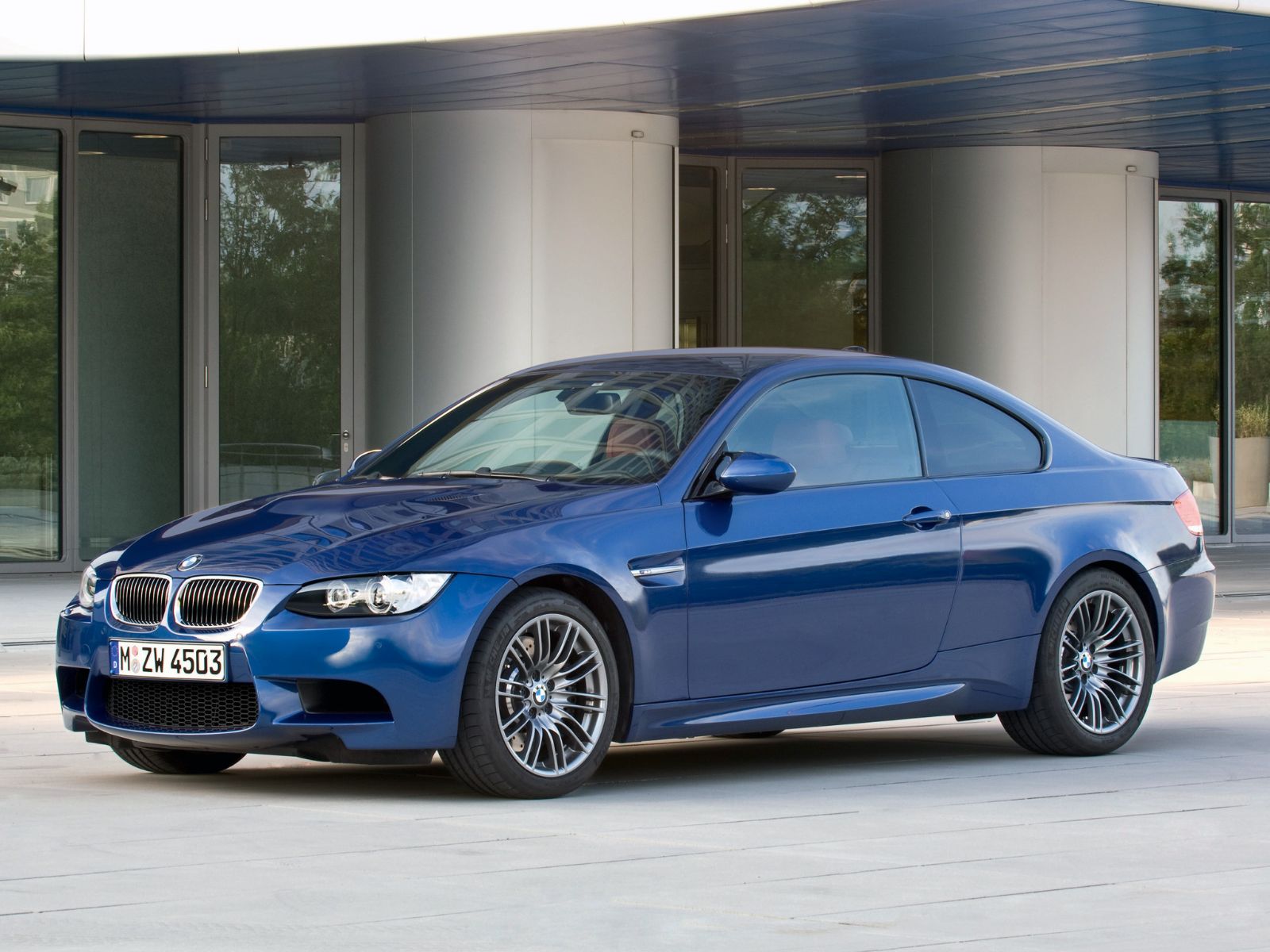 bmw m3 coupe e92 azul frente parado