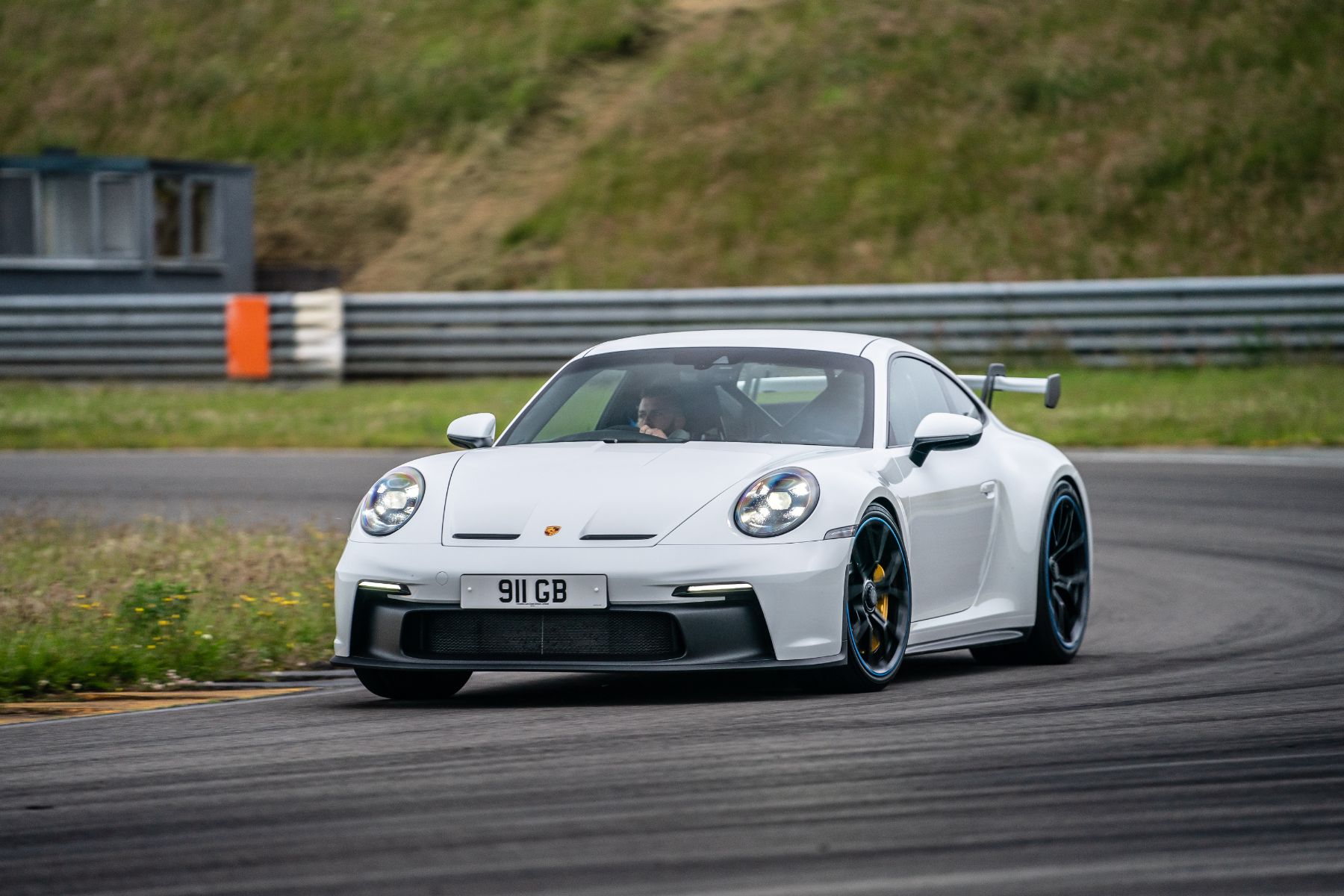 Freio a disco ventilado ainda equipa todos os veículos da Porsche