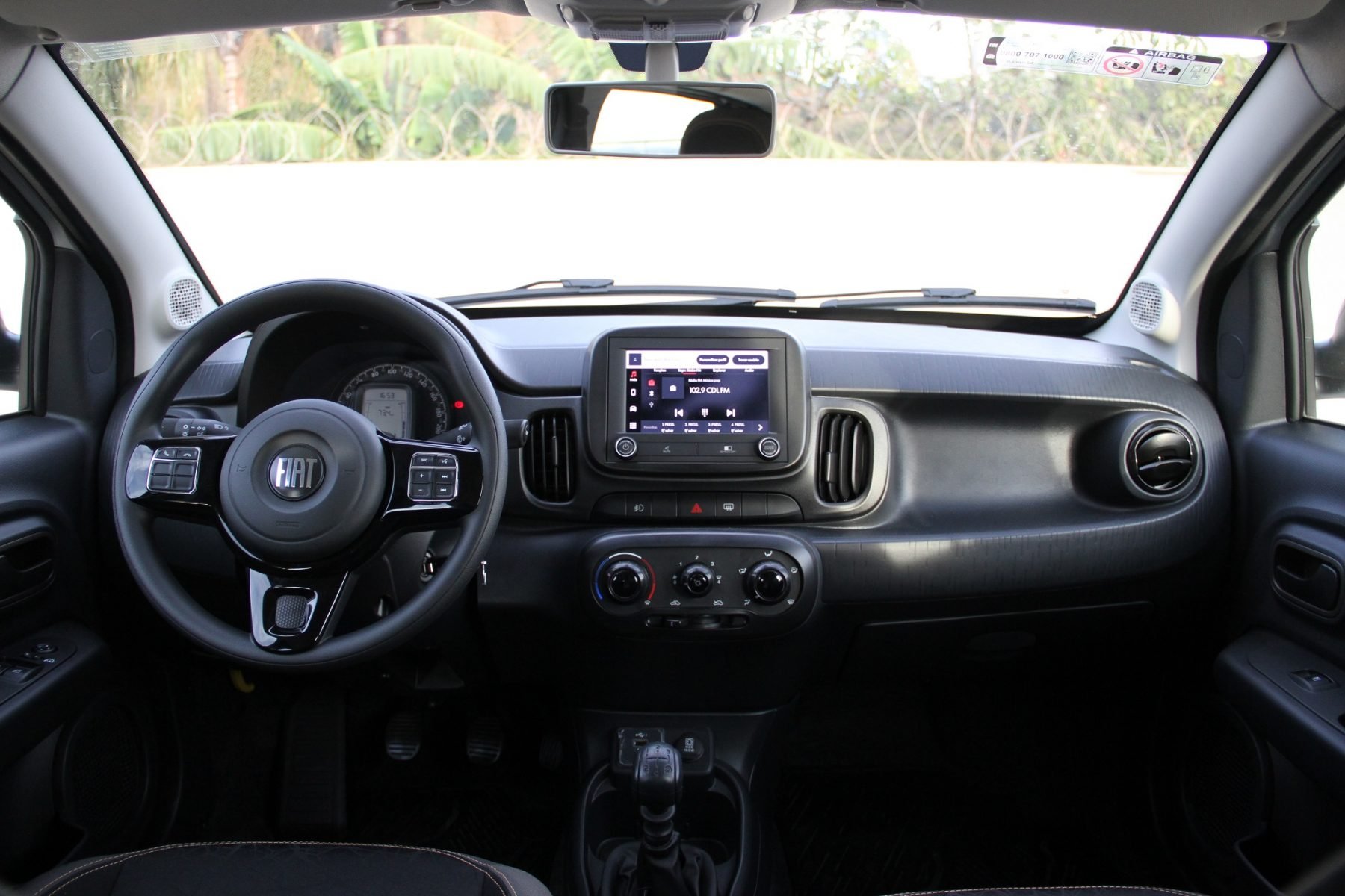 fiat-mobi-trekking-2021-branco-interior-foto-alexandre-carneiro-autopapo-1800x1200.jpg