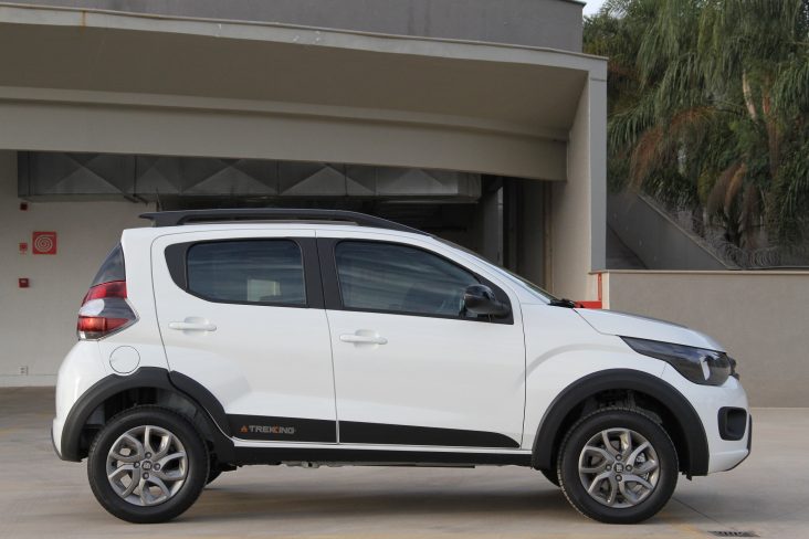 fiat mobi trekking 2022 branco lateral foto alexandre carneiro autopapo