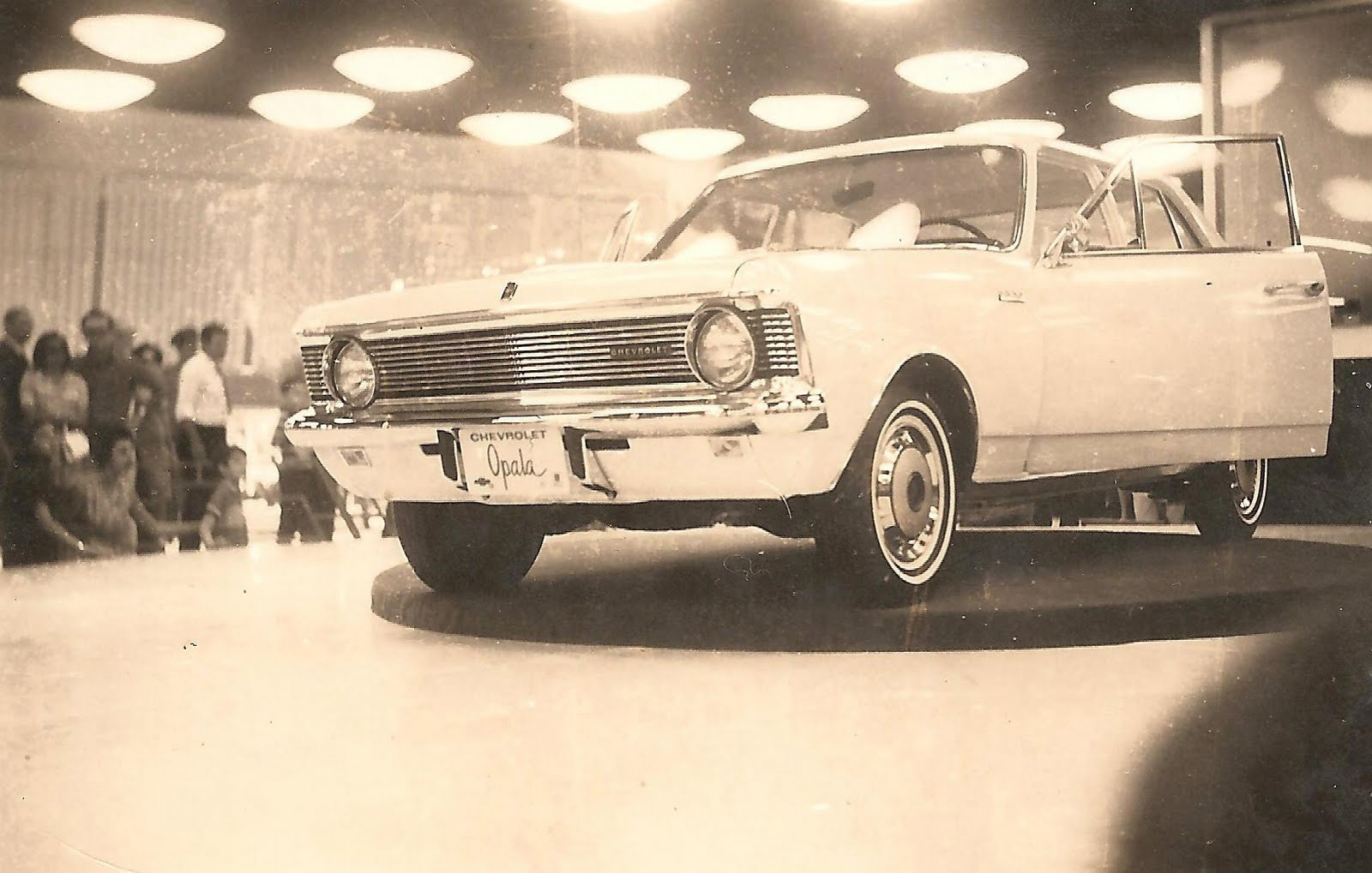 chevrolet opala durante lancamento no salao do automovel 1968 credito para ingo hoffman arquivo pessoal