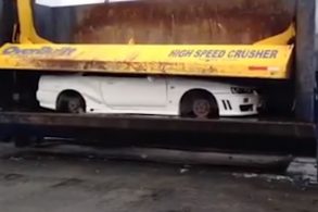 nissan skyline r34 destruido nos eua