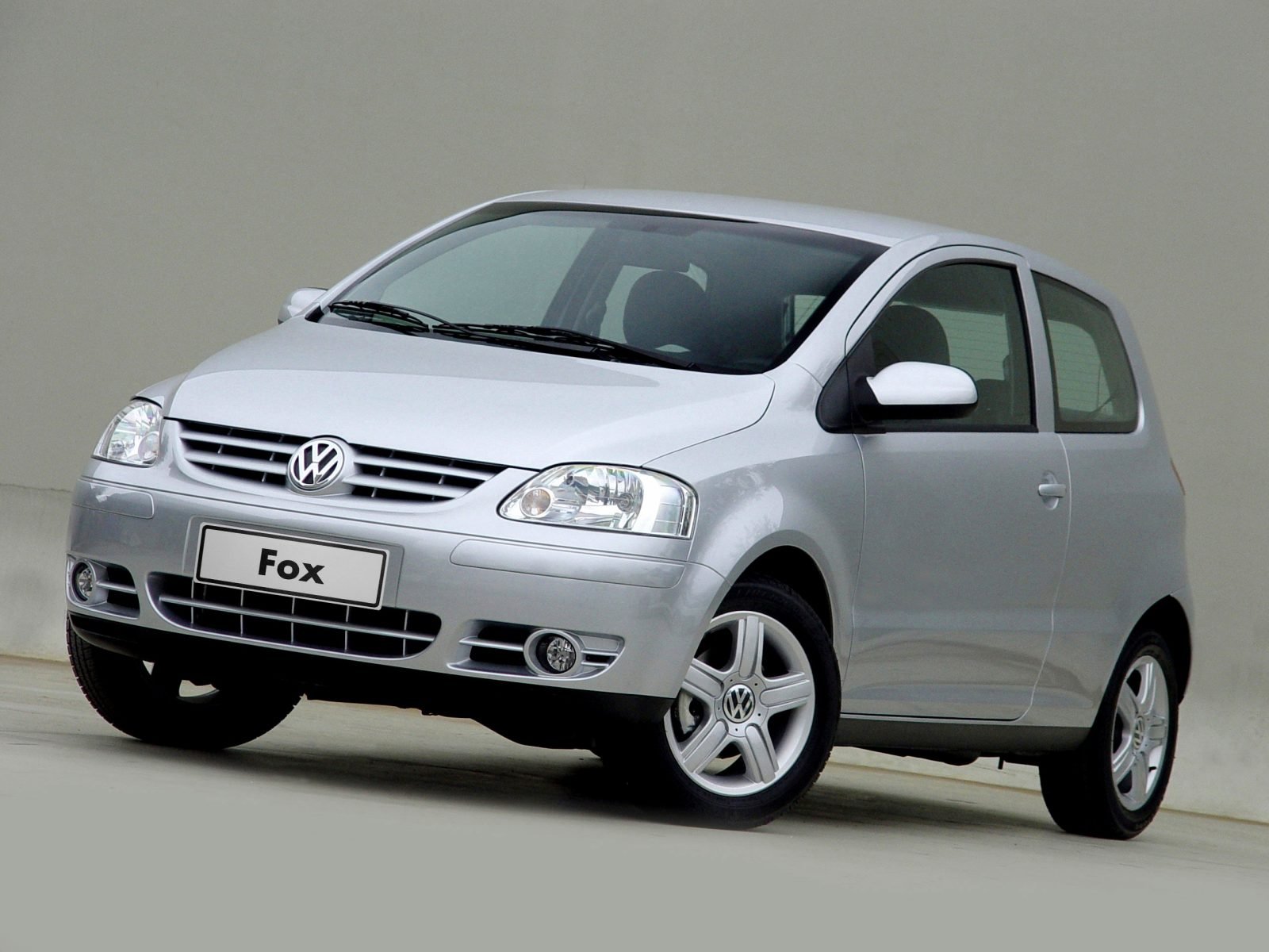 volkswagen_fox_2003-2009_2_portas-1600x1200.jpg