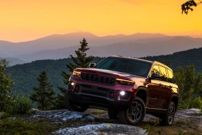 jeep grand cherokee trailhawk vermelho dianteira por do sol