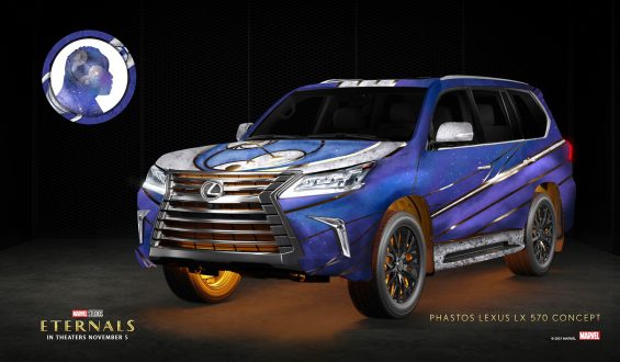 Phastos x Lexus LX: O LX é tecnologicamente avançado, tornando-se ideal para Phastos, interpretado por Brian Tyree Henry, o guru tecnológico da equipe.