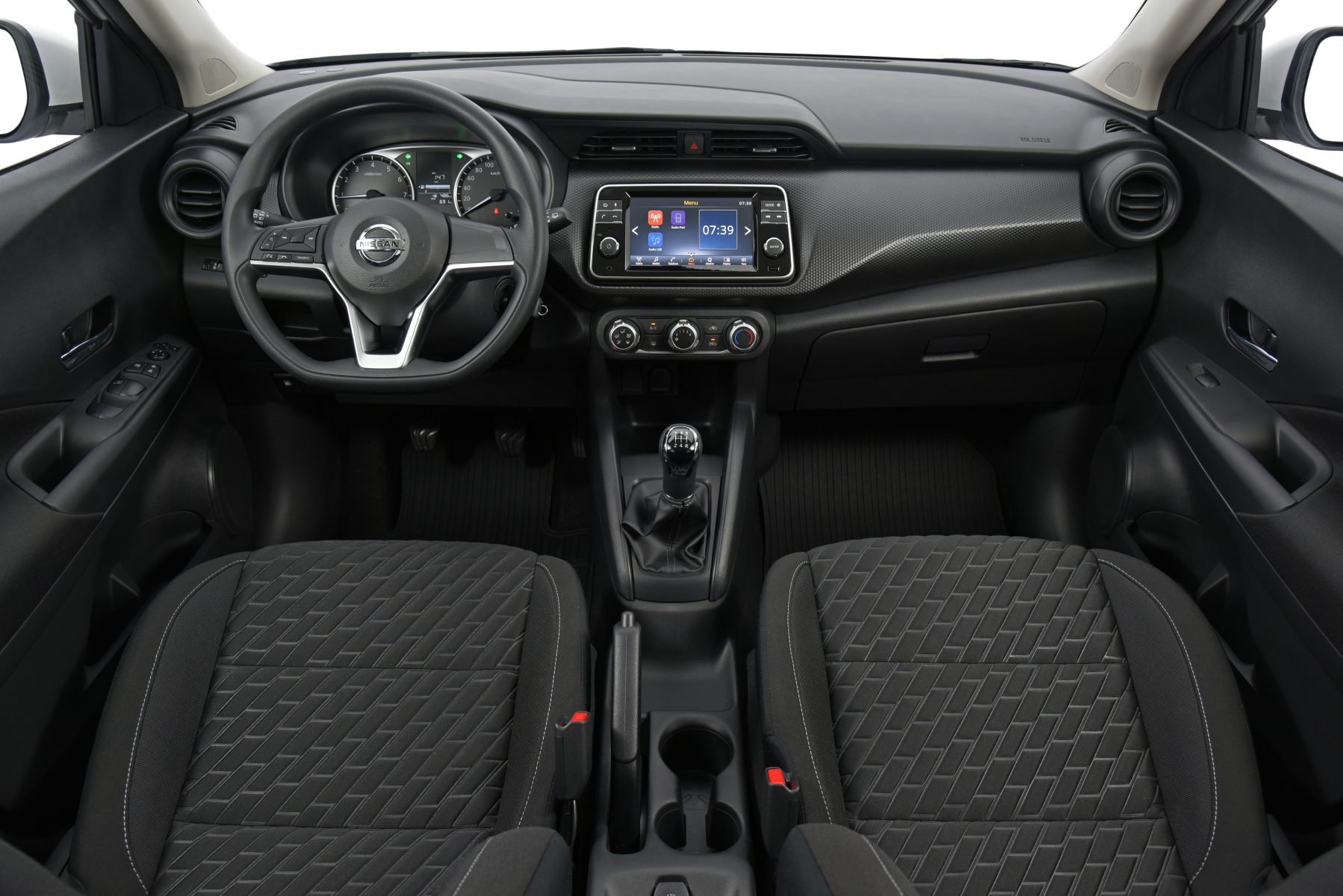 nissan_kicks_sense_interior-painel-1798x1200.jpeg