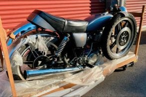yamaha sr500h 1981 dentro de caixa traseira