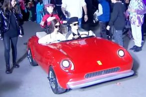 fantasia de halloween de ferrari california carro do filme curtindo a visa adoidado