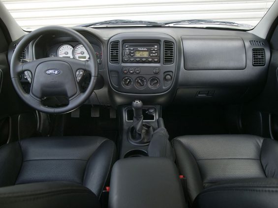 ford maverick 2004 europa interio painel