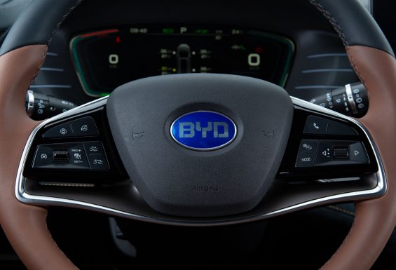 byd tan ev interior volante