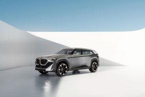 bmw concept xm cinza frente parado