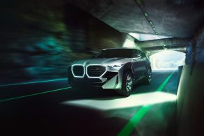 bmw concept xm frente em movimento
