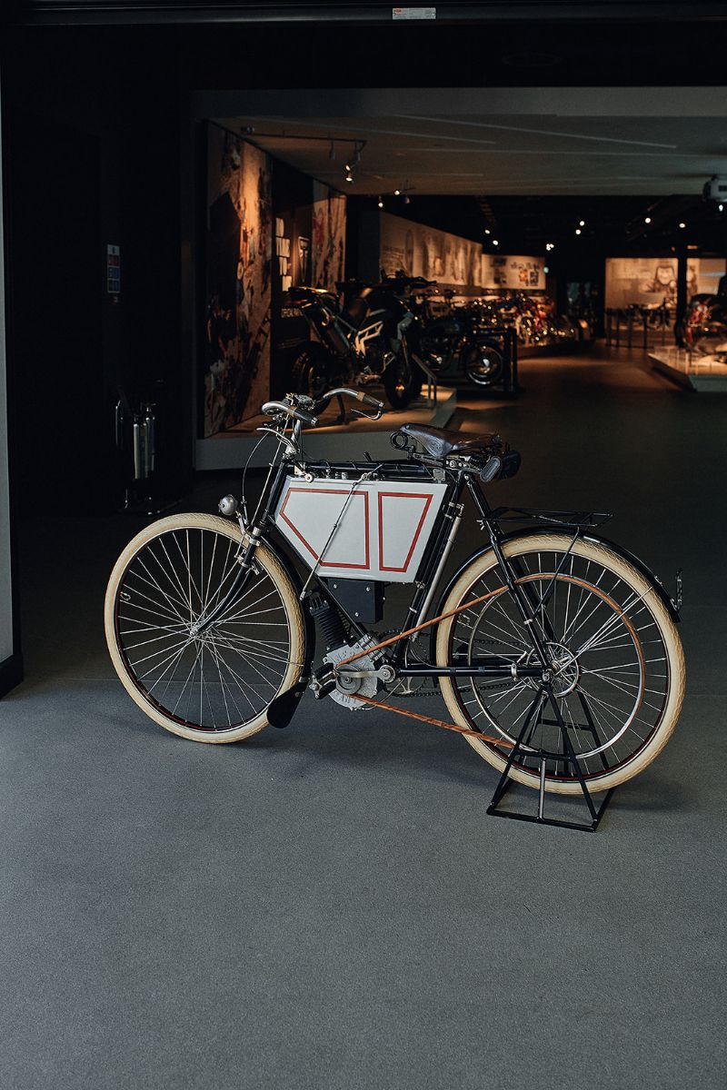prototipo de moto triumph 1901 3