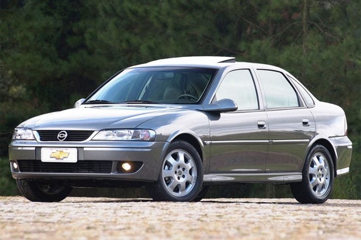 chevrolet vectra cd cinza de frente