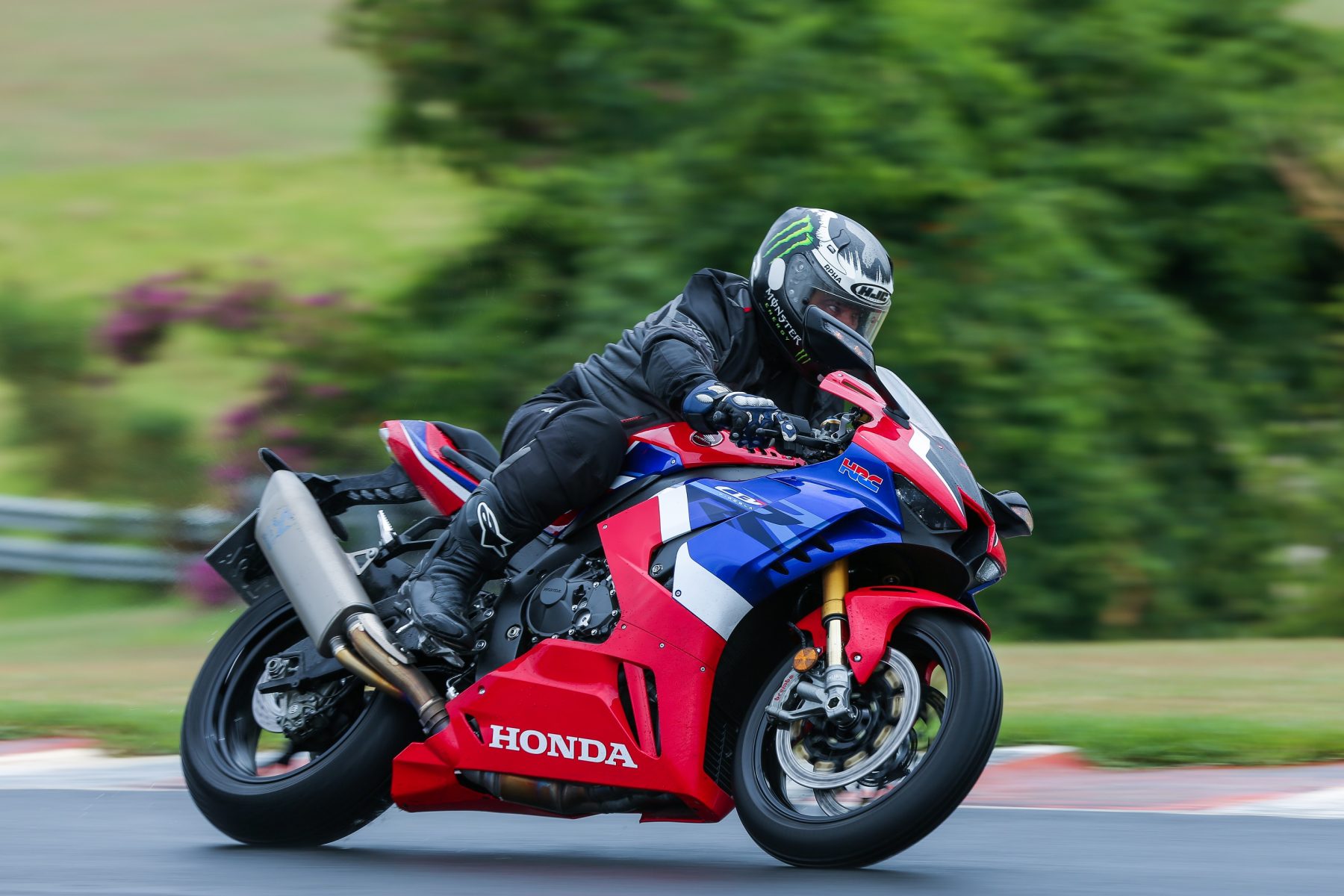 honda-cbr-1000rr-r-fireblade-sp-2022-19-1800x1200.jpg