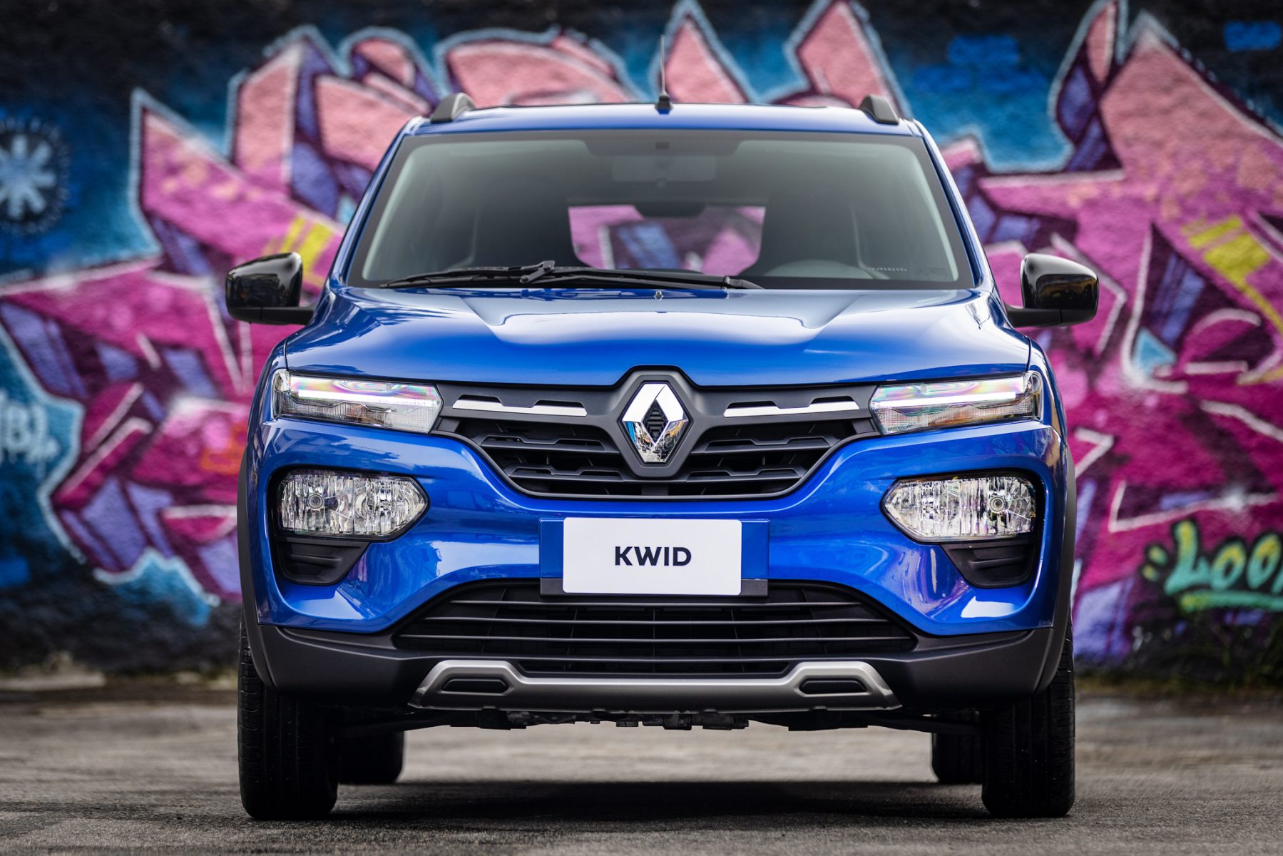 renault-kwid-outsider-2023-azul-de-frente-01-1799x1200.jpg