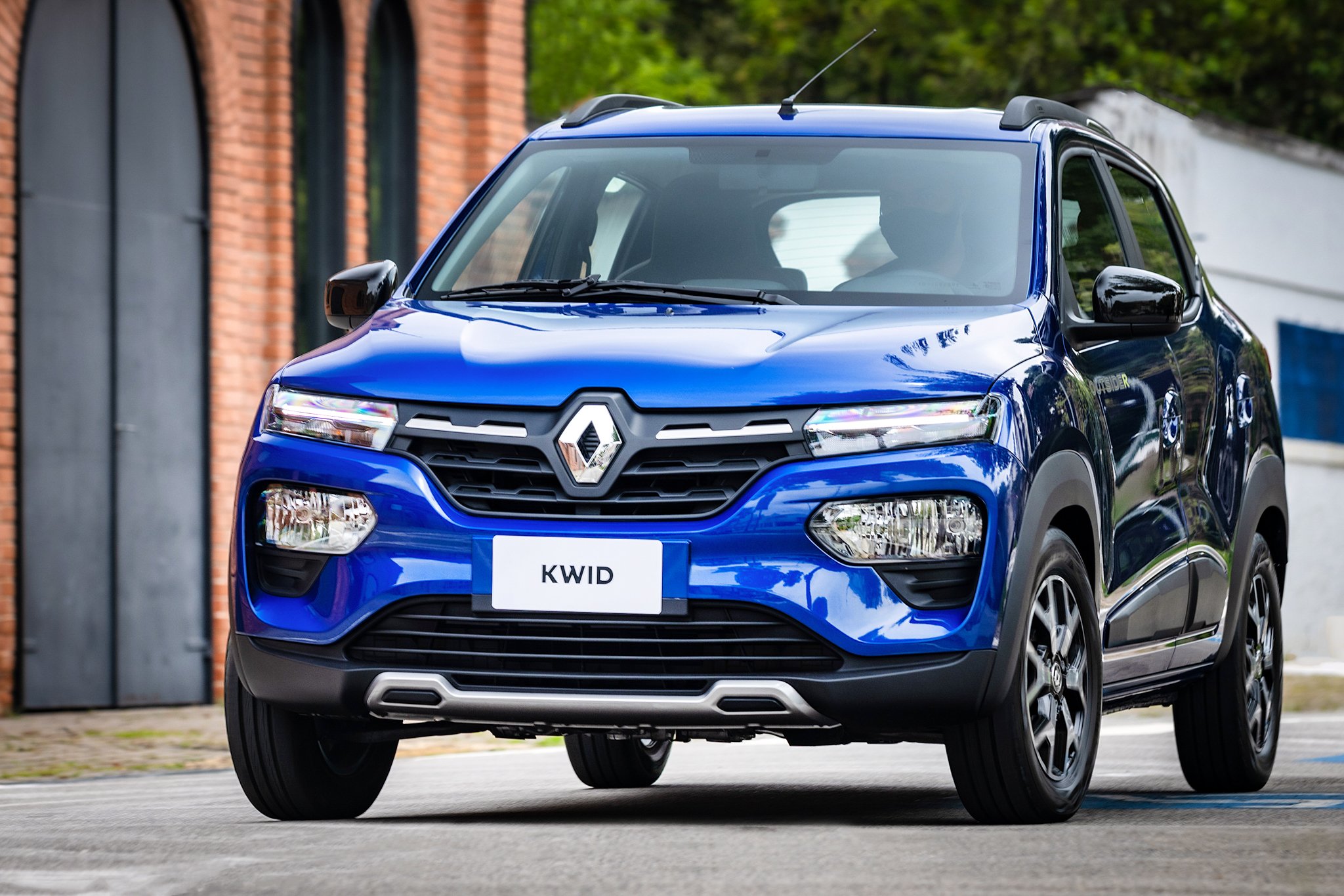 renault kwid outsider 2023 azul dianteira 05