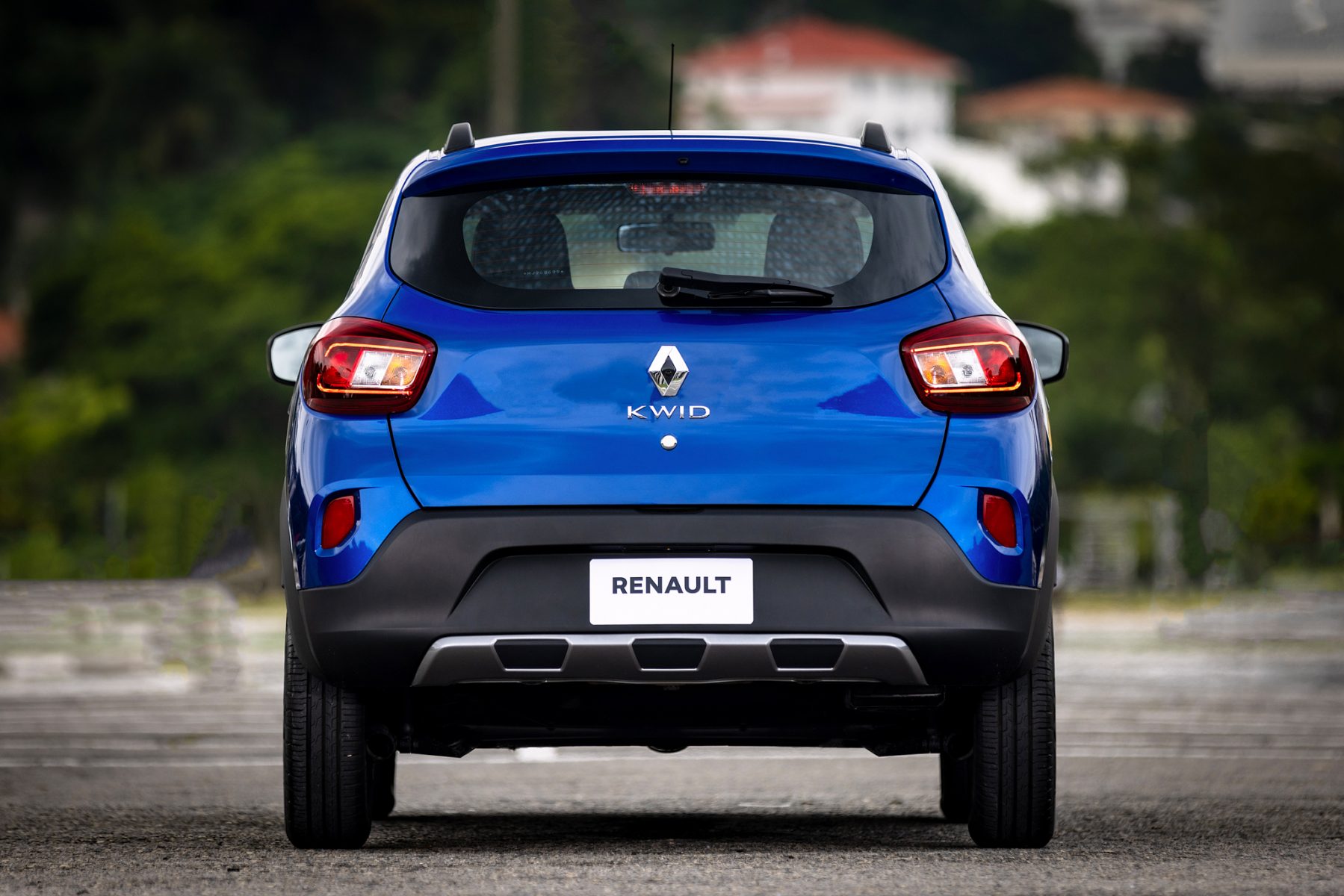 renault-kwid-outsider-2023-azul-traseira-08-1799x1200.jpg