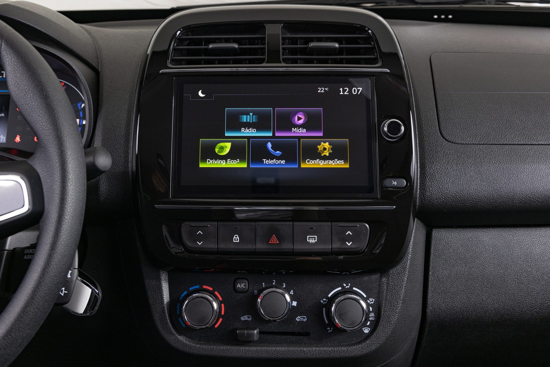 renault-kwid-outsider-2023-nova-central-multimidia-com-tela-de-8-polegadas-1799x1200.jpg