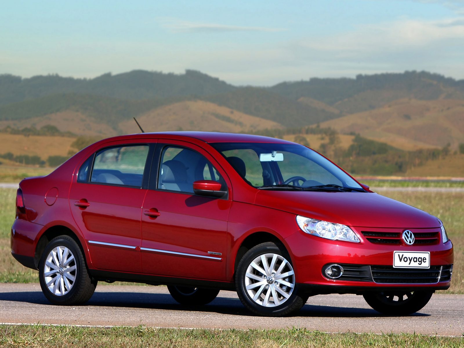 volkswagen-voyage-comfortline-2008-vermelho-de-frente-1600x1200.jpg