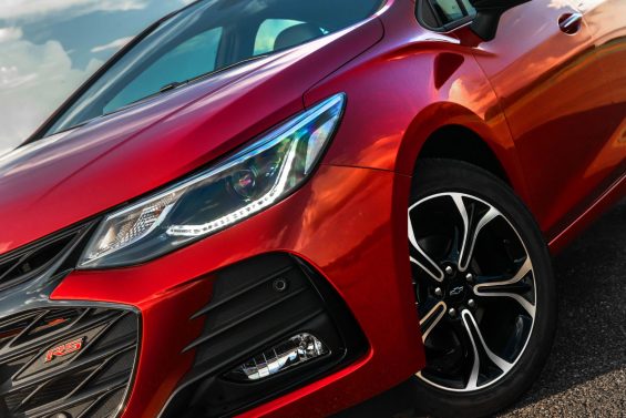 chevrolet cruze rs dianterira detalhe farol