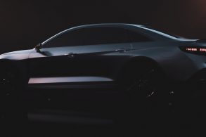 silhueta de carro sedan lateral