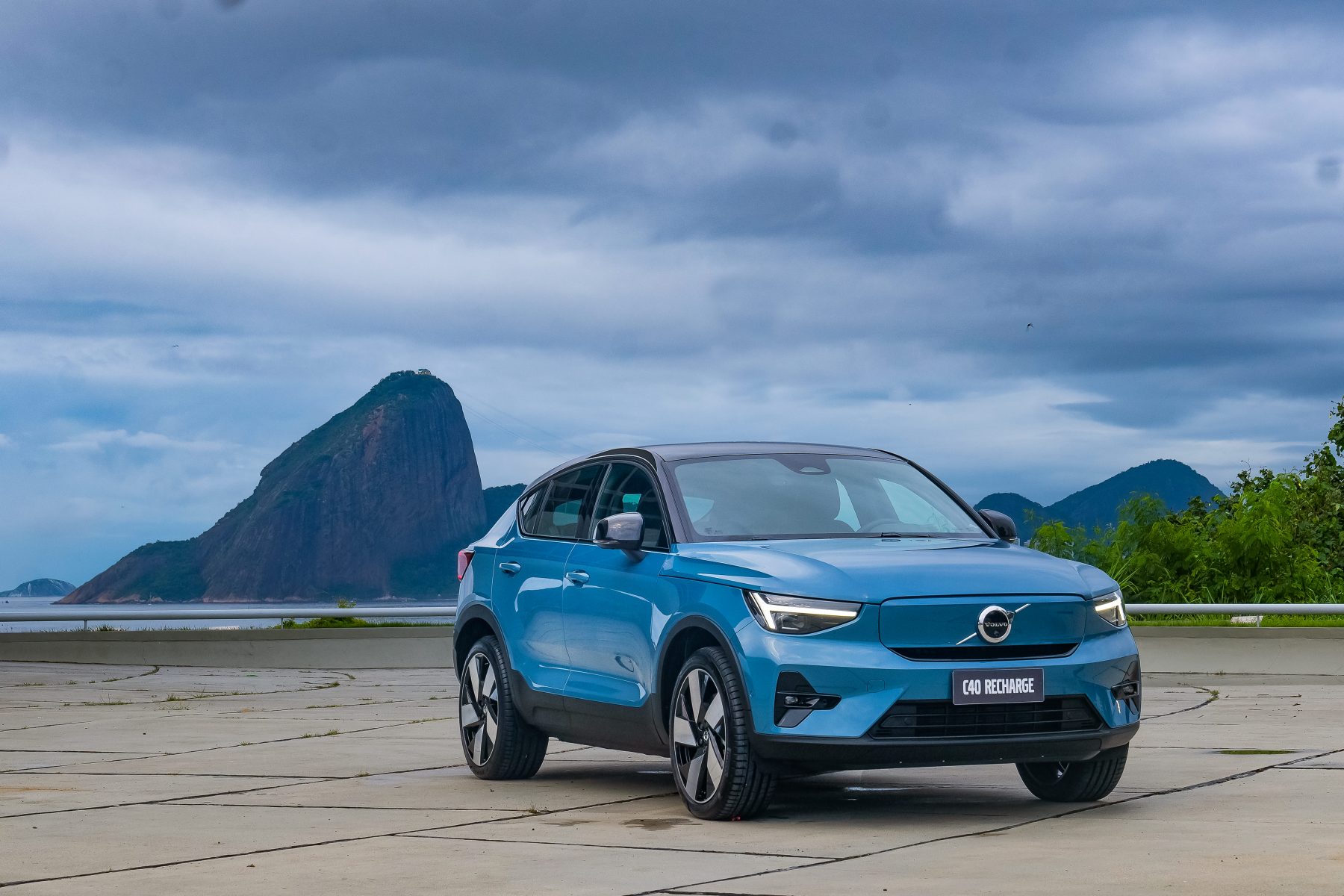 volvo_c40_azul-5-1800x1200.jpg