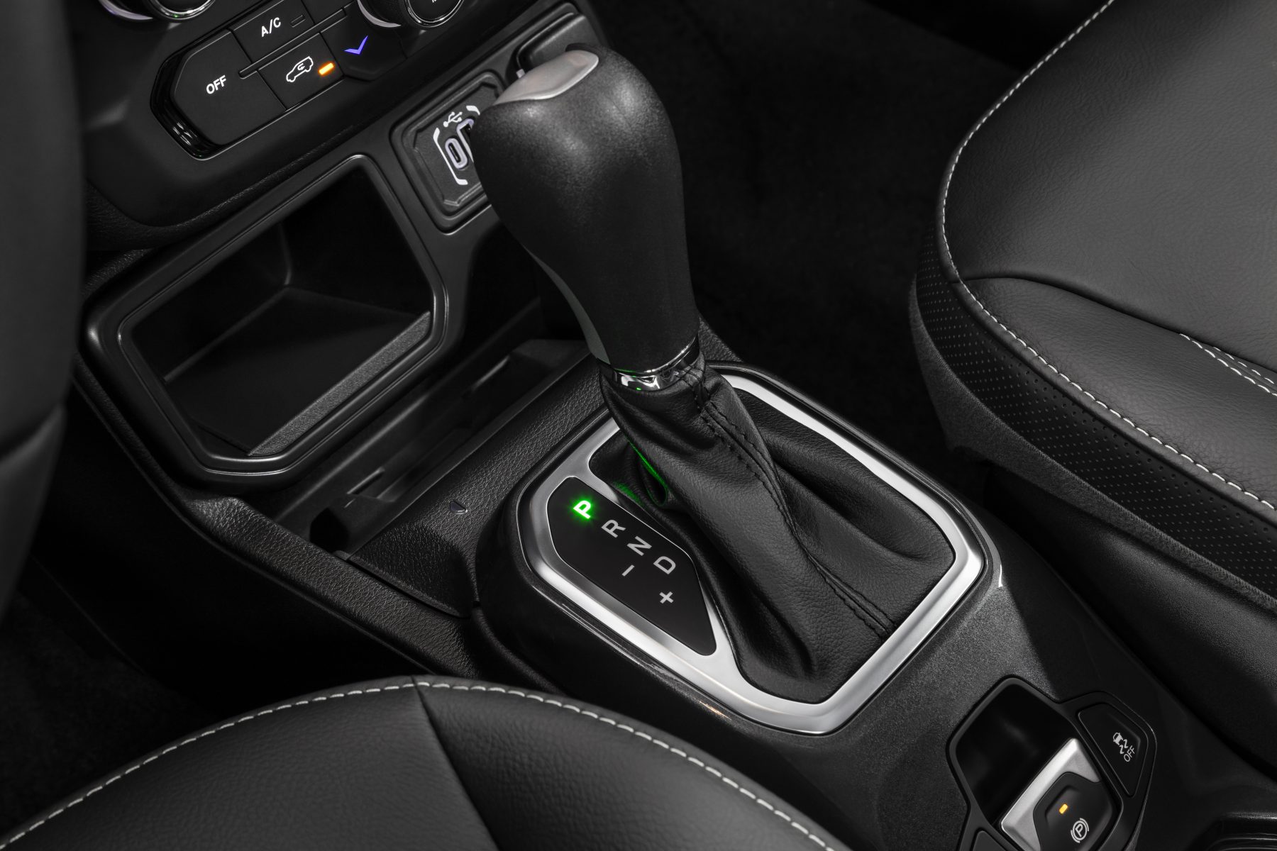jeep-renegade-longitude-2022-26-1800x1200.jpg