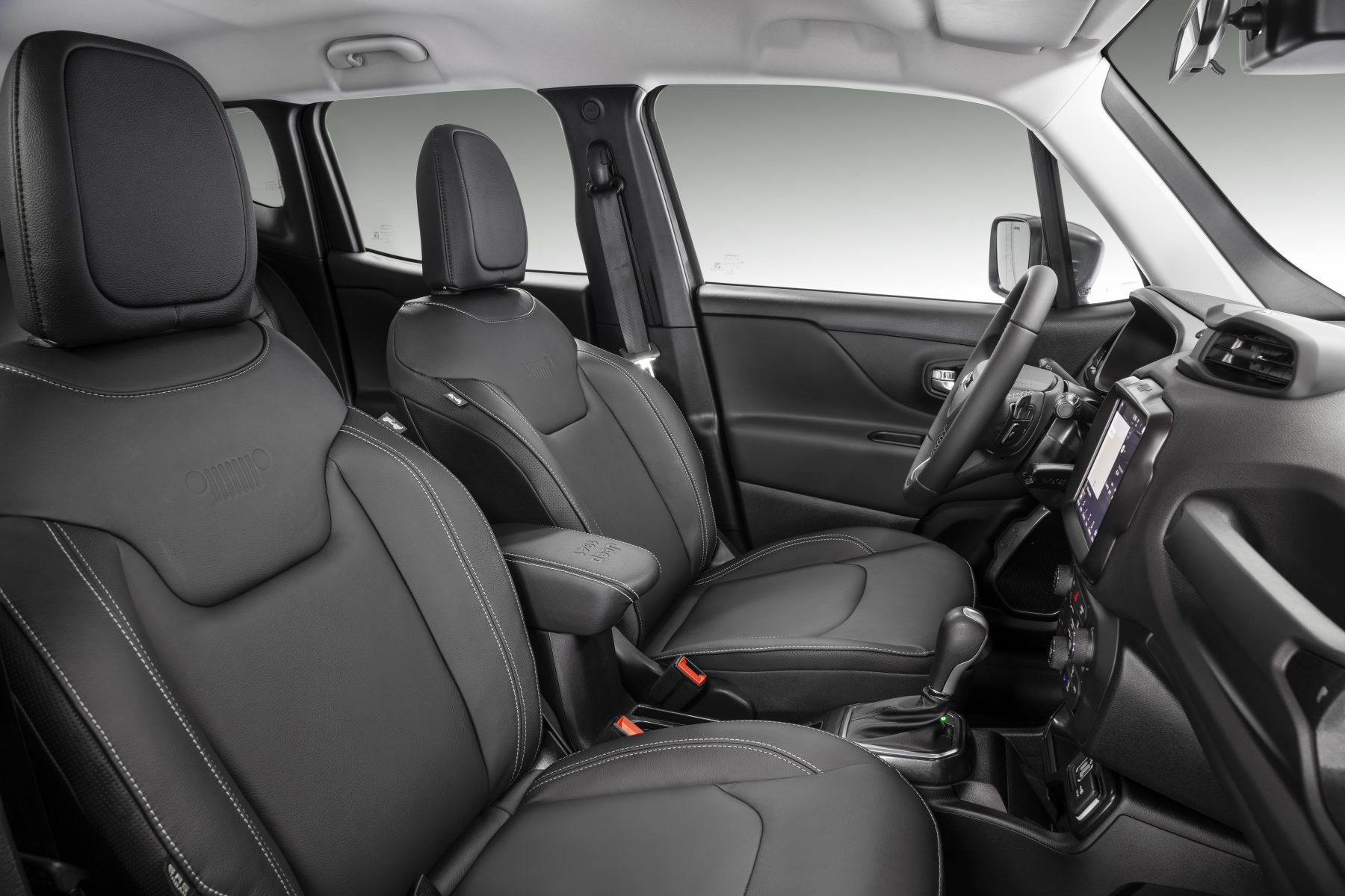 jeep-renegade-longitude-2022-28-1800x1200.jpg