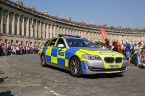 shutterstock viatura policia britanica bmw serie 5 touring