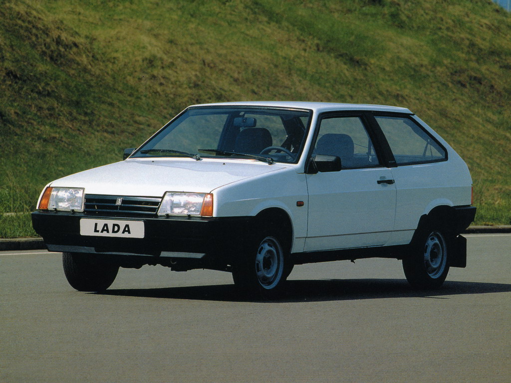 vaz 21083 samara branco frente parado