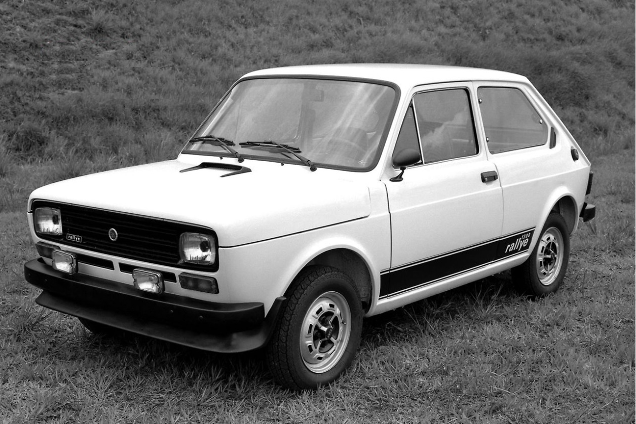 fiat 147 rallye com motor 1300 versao esportiva de frente