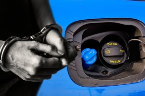 Além de multado, o motorista pode ser preso por burlar a legislação do Arla 32