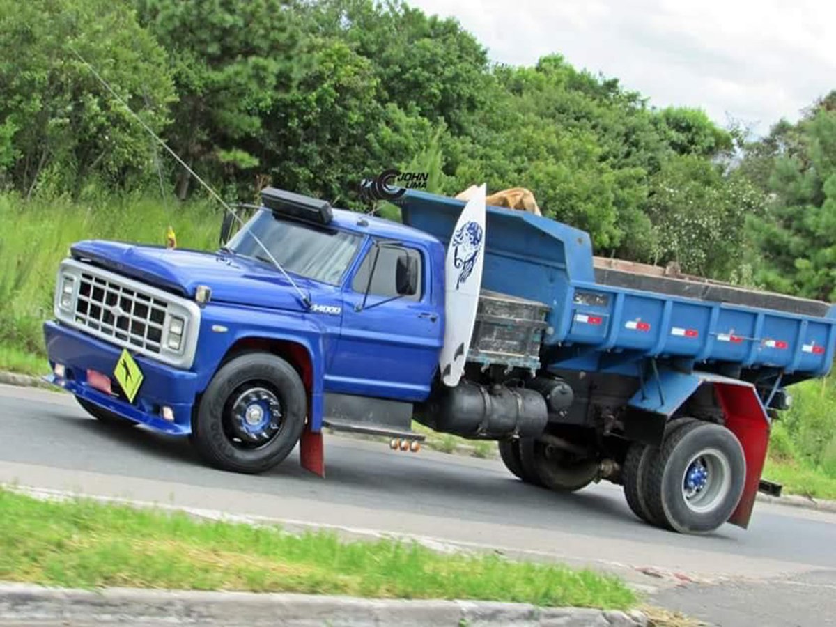 Tens coragem para andar à pendura num carro de drift?