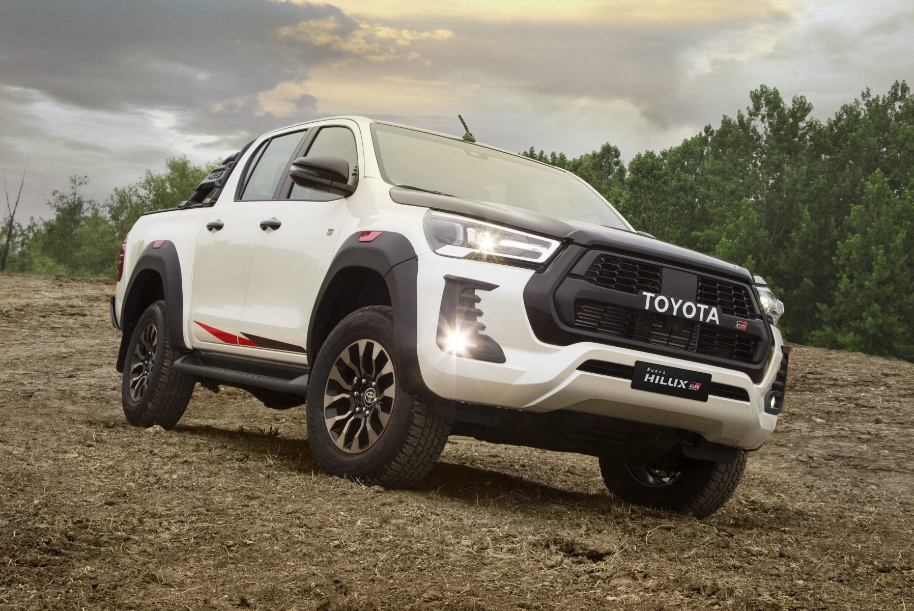 toyota hilux gr s branca frente