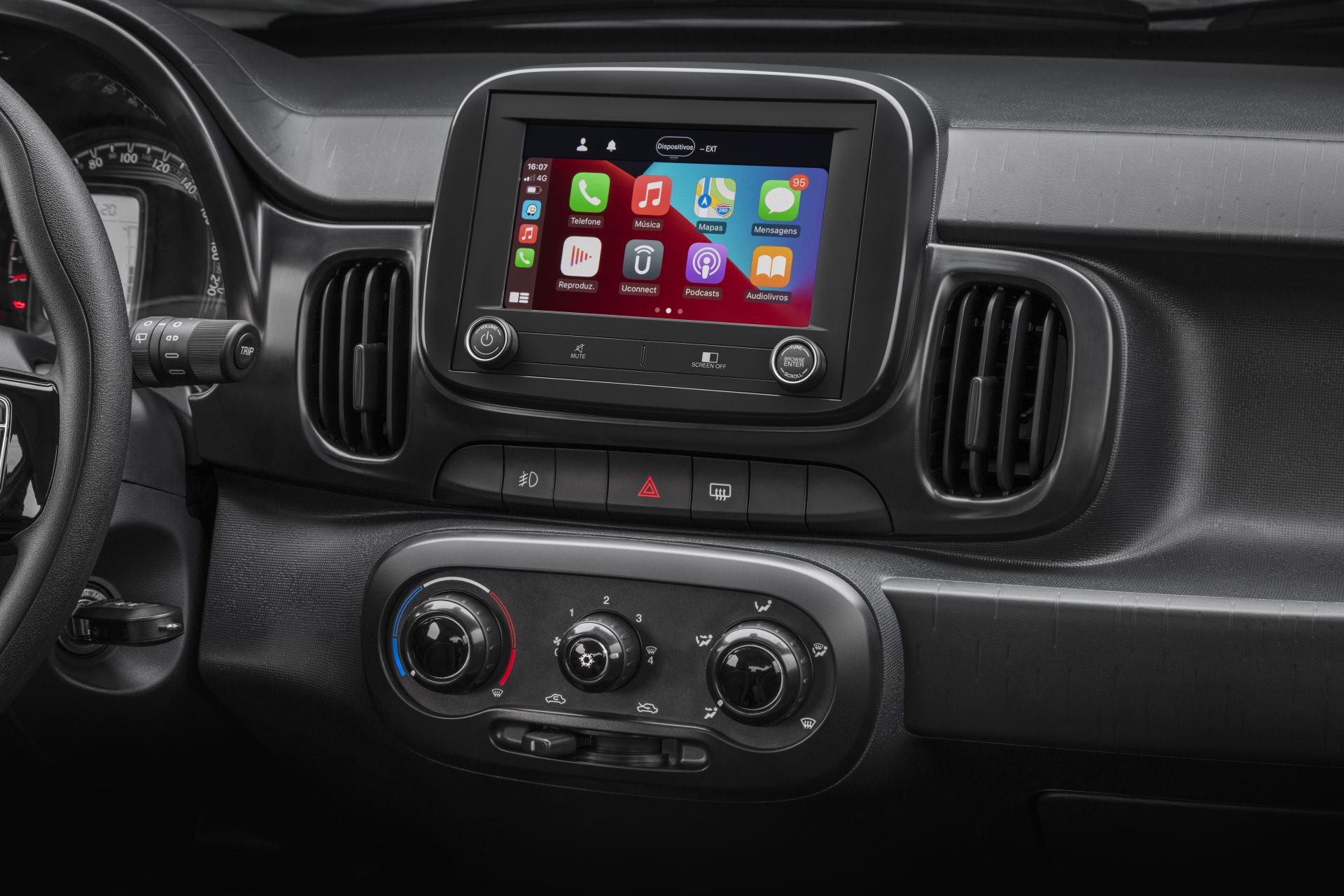 fiat mobi trekking 2023 interior painel detalhe