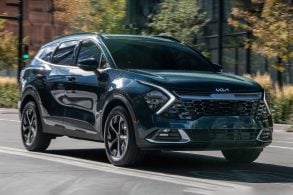 Versão híbrida do Kia Sportage tem autonomia de até 60 km usando só as baterias