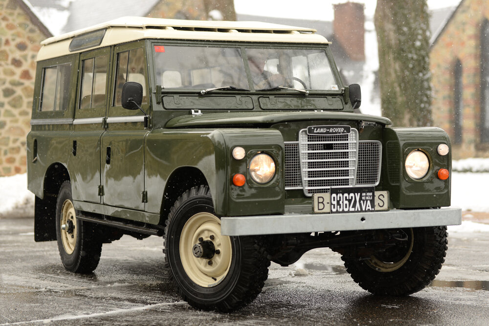 land-rover-santana-series-3-109-verde-commonwealth-classics.jpg