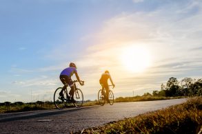 passeio de bicicleta shutterstock