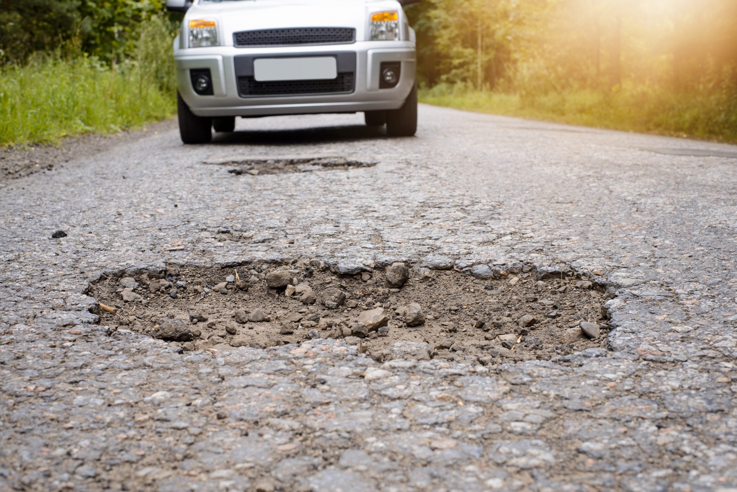 O Brasil tem o pior asfalto do mundo (não há suspensão que resista)
