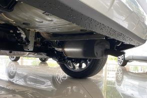 Toyota fez gambiarra em escapamento do Corolla Cross