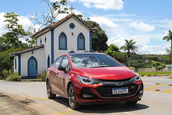 chevrolet cruze hatch rs 2022 vermelho de frente