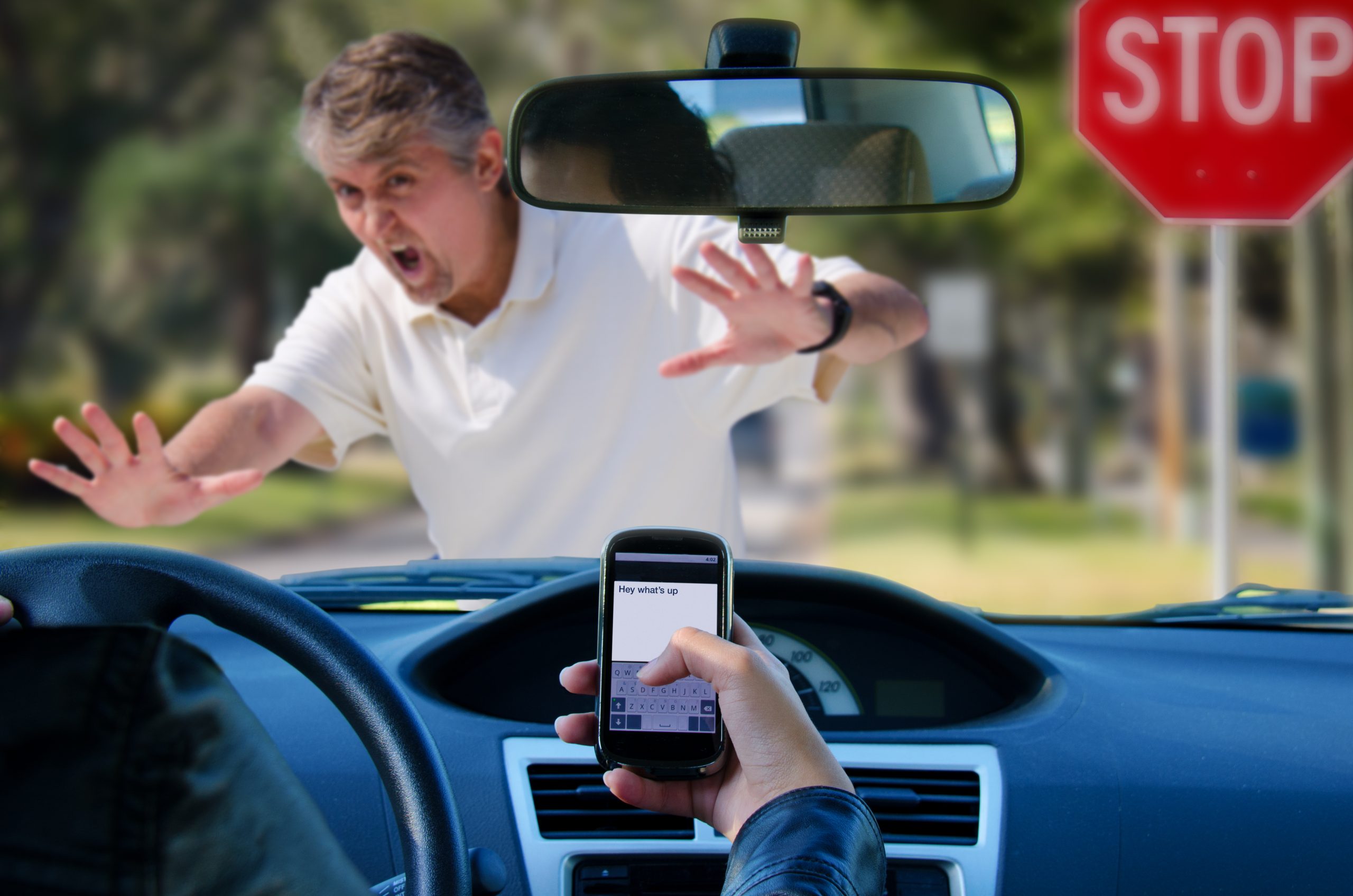 Recognizing Distracted Driving: Telltale Signs And Warning Indicators