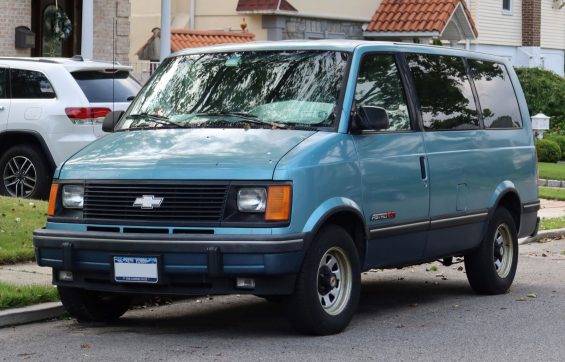 minivan chevrolet astro 1995
