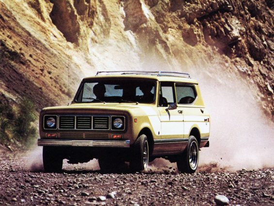 international scout ii amarelo foto de epoca