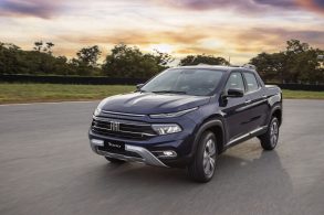 fiat toro volcano 2022 frente