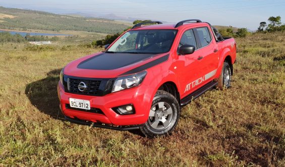 nissan frontier attack vermelha picape