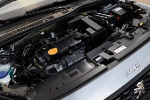 peugeot 208 1 0 style 2023 cofre do motor