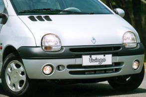 renault twing initiale prata frente detalhe