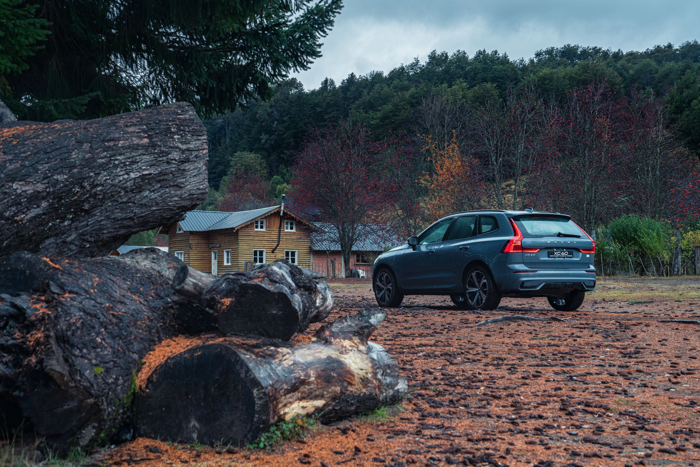 volvo xc60 t8 hibrido 2023 traseira